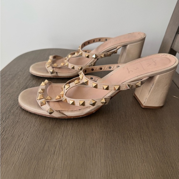 French Sole New York Foster Stud Sandal Size 10 in great condition - Picture 4 of 5